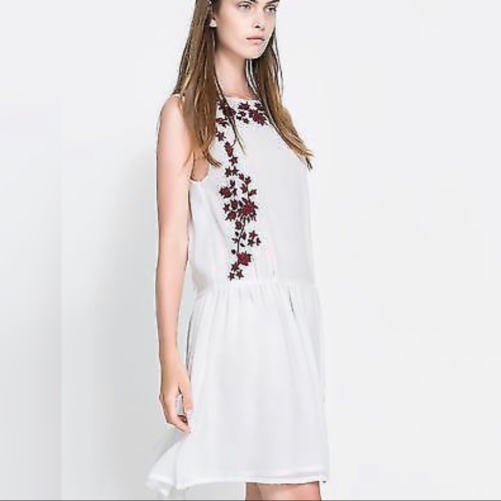 ❌SOLD❌ NWT Zara Embroidered Ecru Dress Flowers
